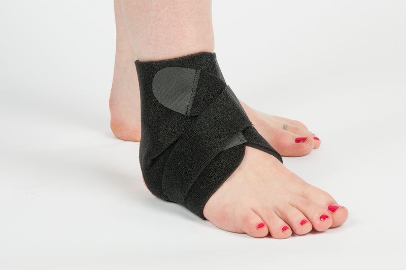 Designed to provide dynamic support around the ankle, this brace is made from durable, heat therapeutic neoprene which warms muscles and joints. Figure of 8 strapping system provides firm and even support•  Lightweight and comfortable, suitable for everyday wear• One size fits all