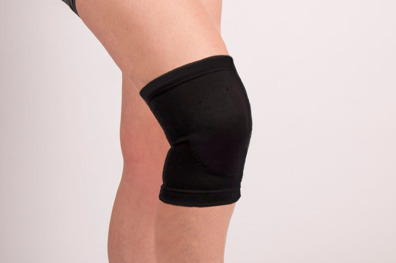 This knee support is an ultra-comfortable knee brace that provides support for cartilage injuries, mild arthritis and collateral knee ligament injuries. One size fits all.  Latex Free Ultra-comfortable fit Padded buttress to keep kneecap in a central position Hinge-free design Designed to reduce pressure on ligaments.