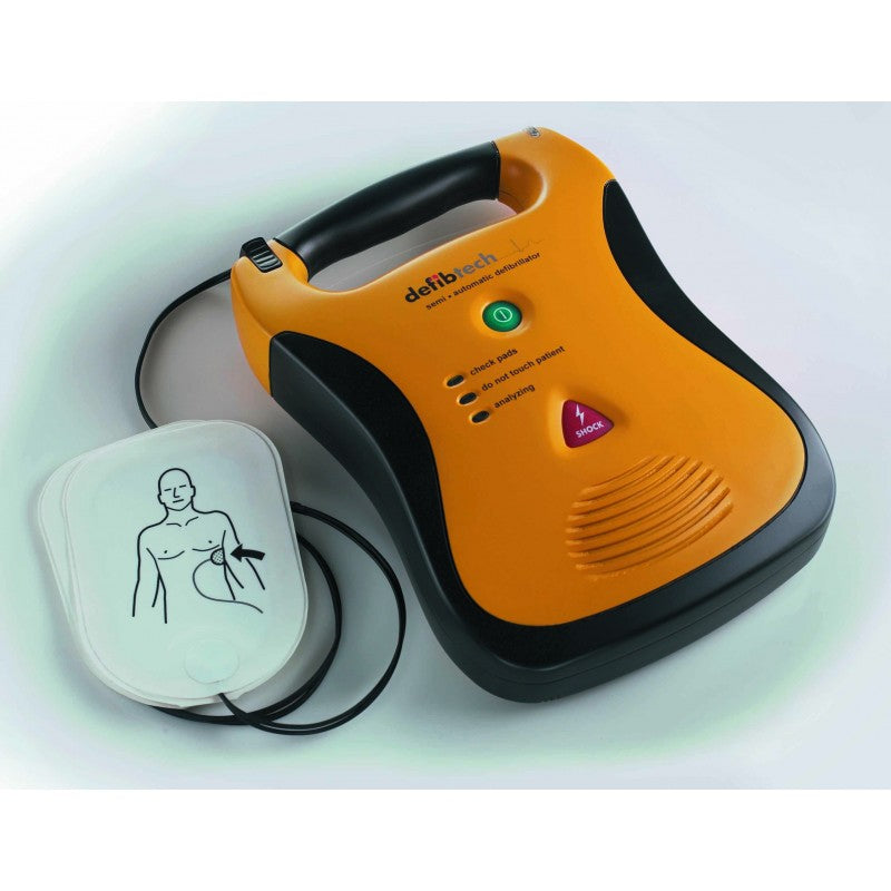 Lifeline Semi Automatic Defibrillator with Standard Capacity. Tough and robust design tested to military standards with an IP rating of 54, splash proof and dust protected with battery pack installed